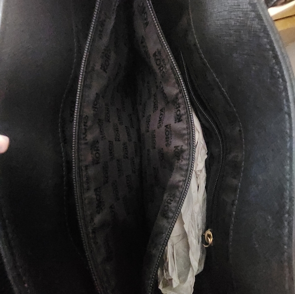 Michael Kors Jet Set Item Multifunction Black  patent Leather Pocket Tote Bag - Picture 4 of 14